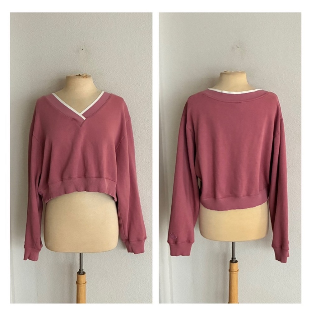 VS PINK cropped sweatshirt